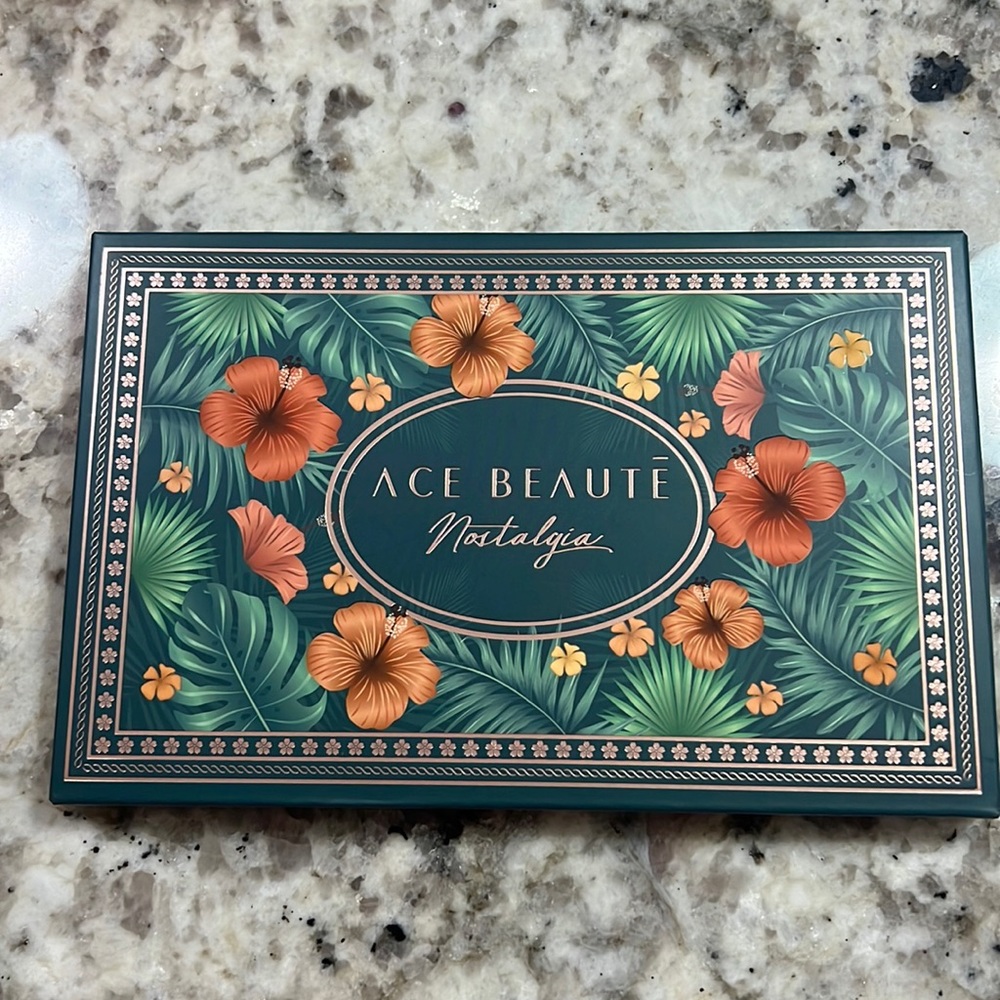 Ace Beaute Eyeshadow Palette